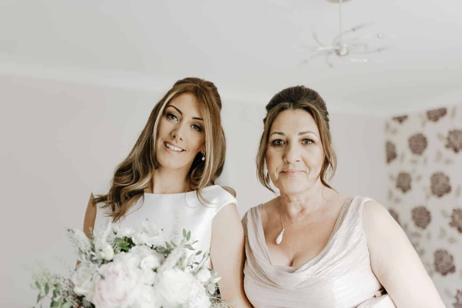 bride and her mum